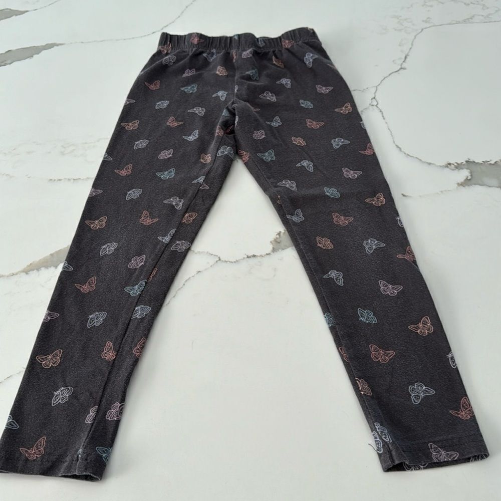 Oshkosh Girl’s leggings. Size 10. Butterfly 🦋 print. ❤️